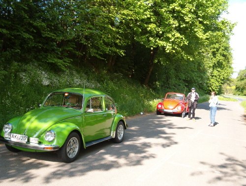 Kurze Pause auf dem Autobahn-Parkplatz