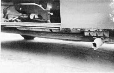 Ansicht auf linken Schwellerholm nach Heraustrennen Deckblech